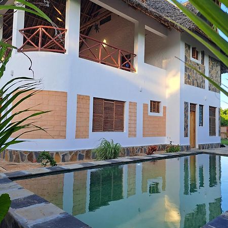 Diani Yoga Barn Bed & Breakfast Ukunda Exterior photo