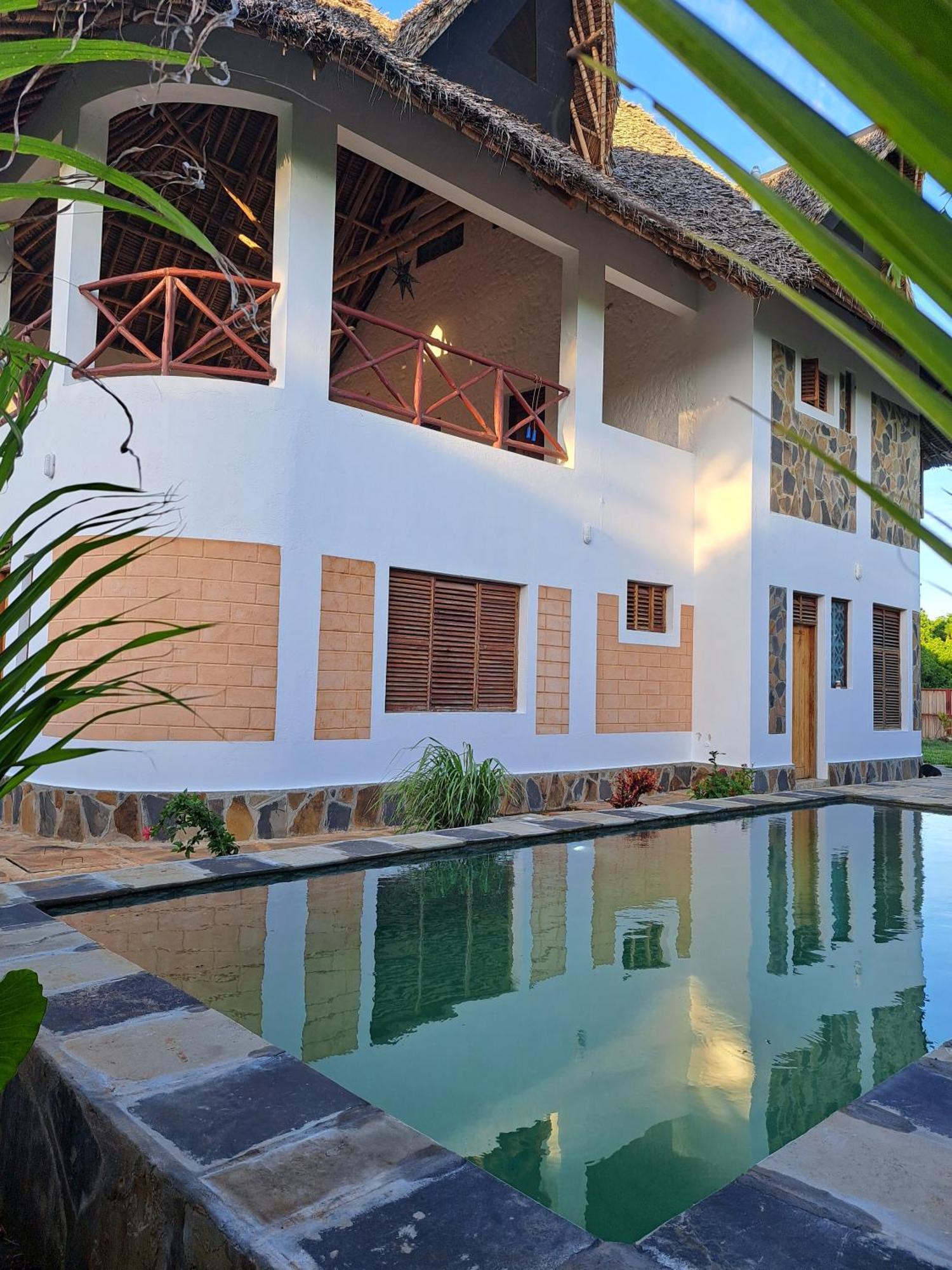 Diani Yoga Barn Bed & Breakfast Ukunda Exterior photo